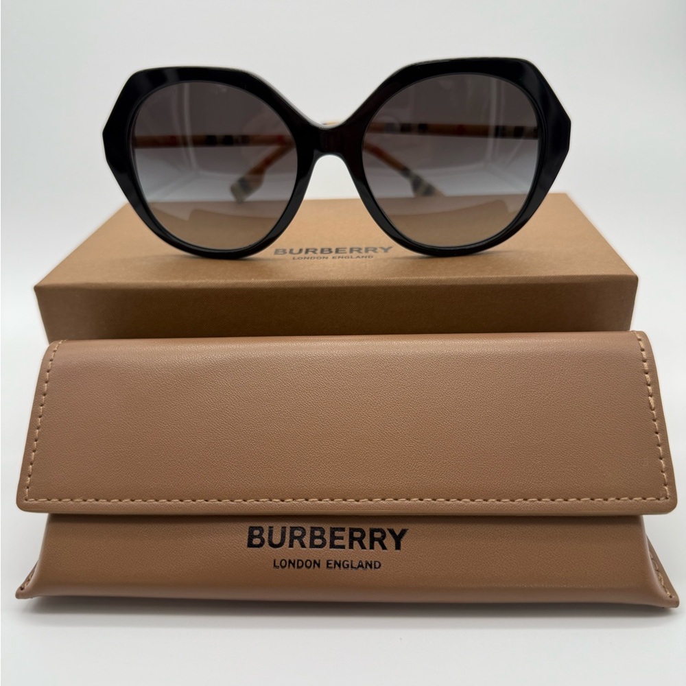 Burberry Vanessa Geometric Sunglasses, case included. nwot - Picture 6 of 9